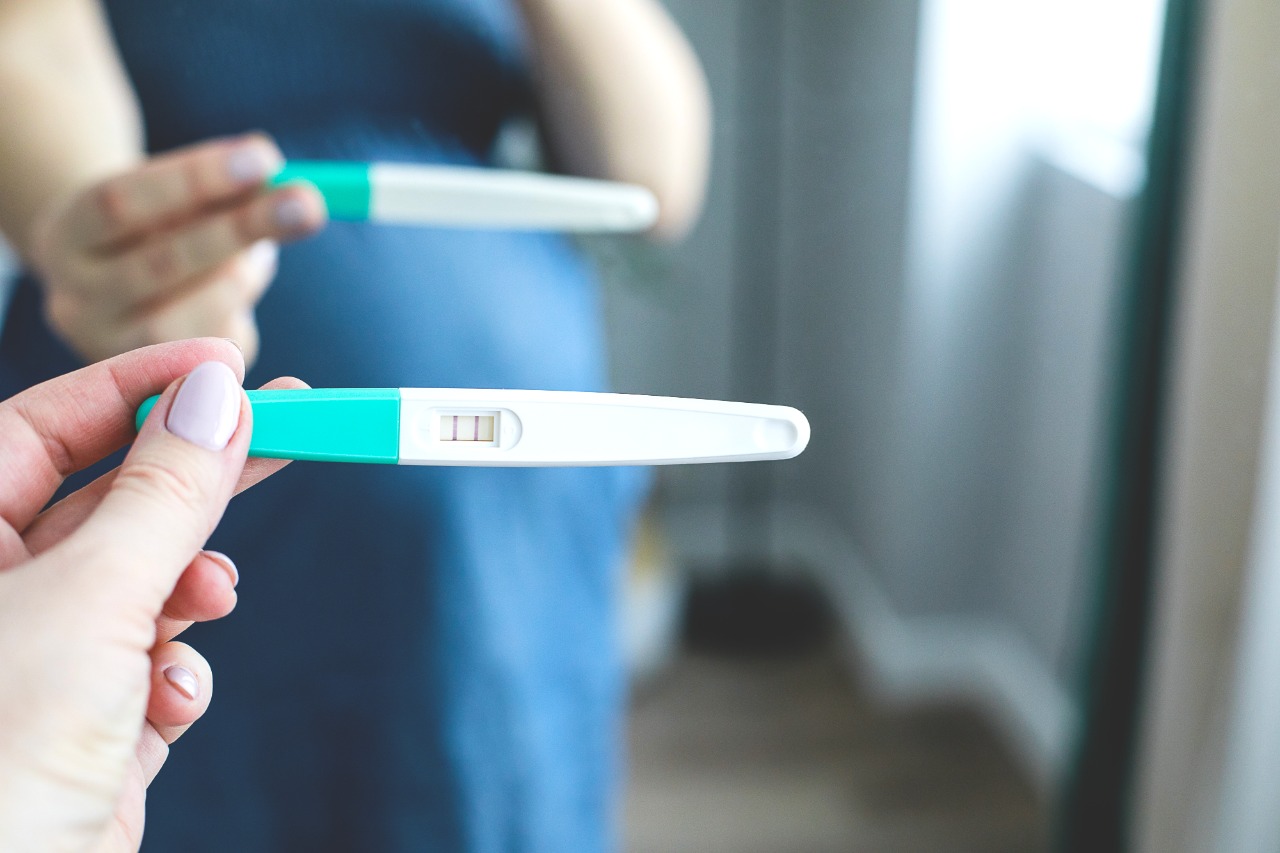 Teste de gravidez deu negativo, mas menstruação não vem
